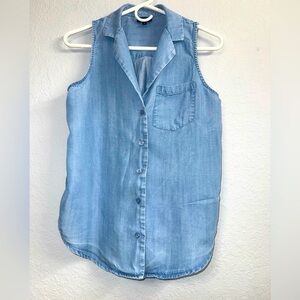 Who What Wear Blue Sleeveless Button Down Shirt